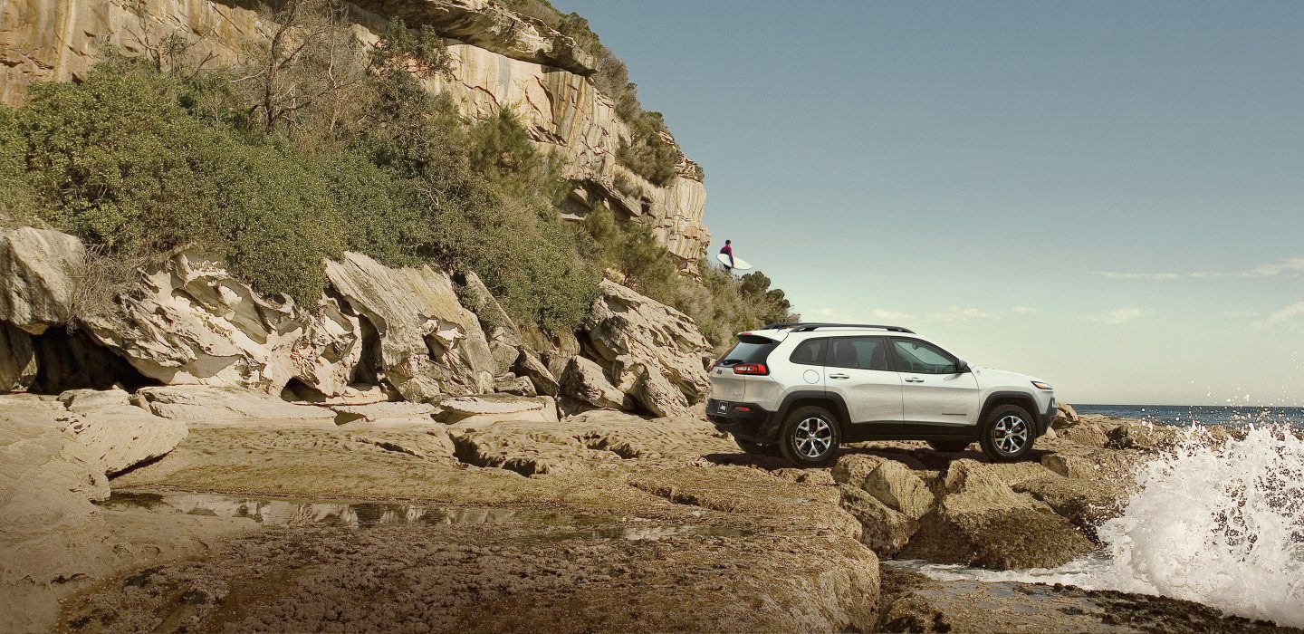 2017 Jeep Cherokee Trailhawk 4x4 White Side Exterior Beach